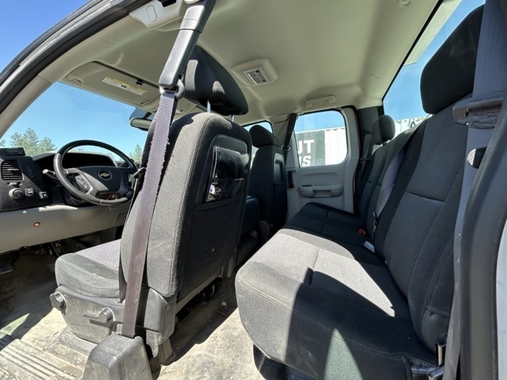 2013-chevrolet-silverado-1500-image-28