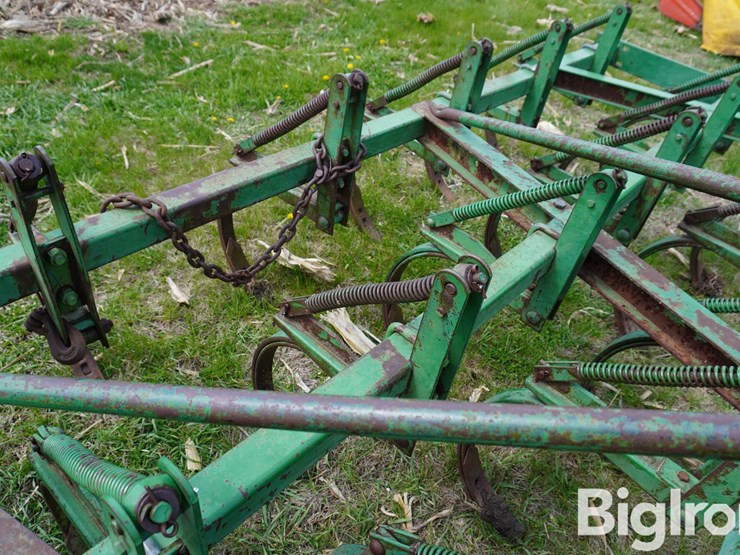 john-deere-12-image-14