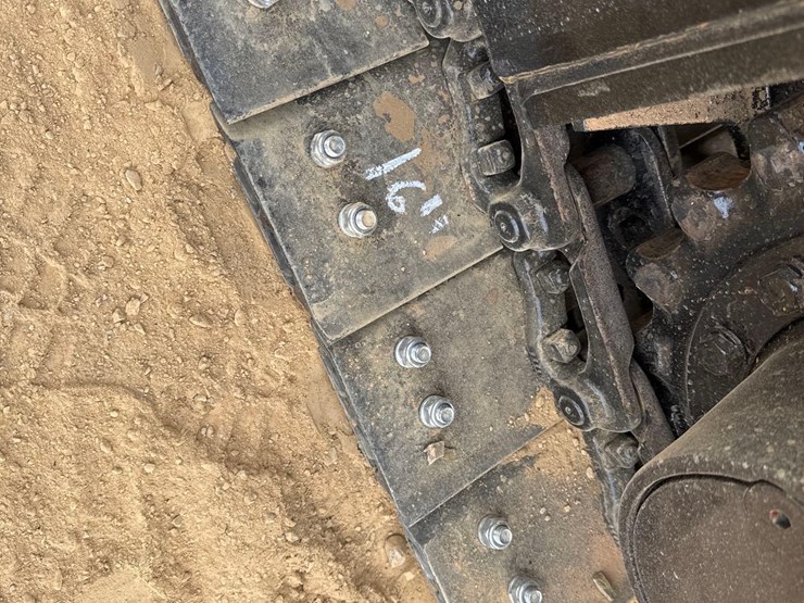 2021-caterpillar-305.5-image-19