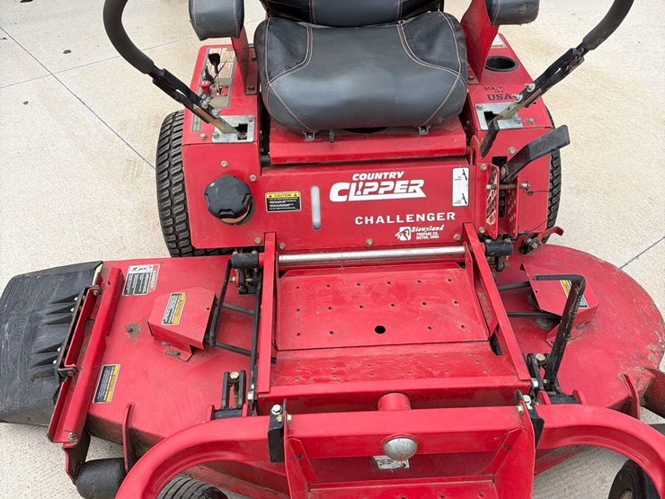 country-clipper-challenger-zero-turn-lawnmower-image-18