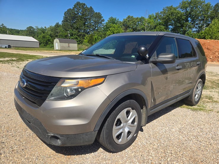 2015-ford-explorer-image-2