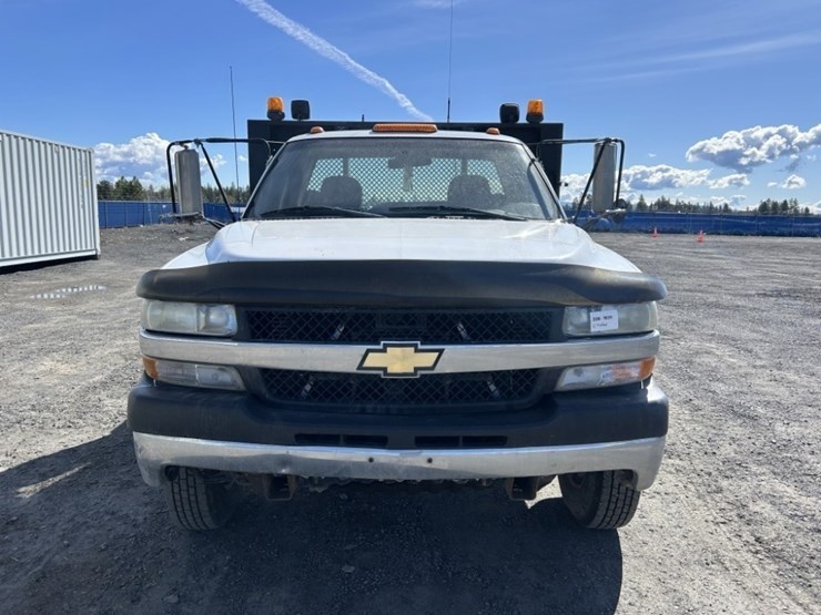 2002-chevrolet-silverado-3500-image-8