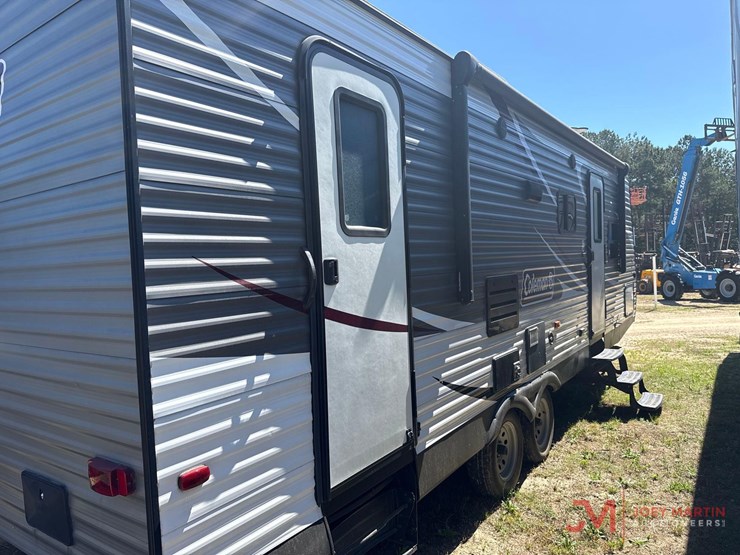 2018-coleman-lantern-edition-263bh-bumper-pull-camper-image-11