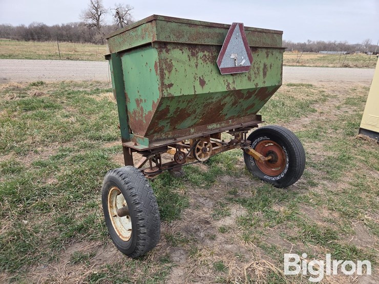 shop-built-seeder/fertilizer-spreader-image-7