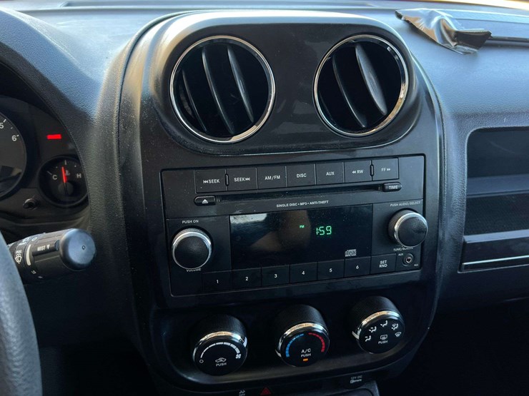 2012-jeep-compass-image-31