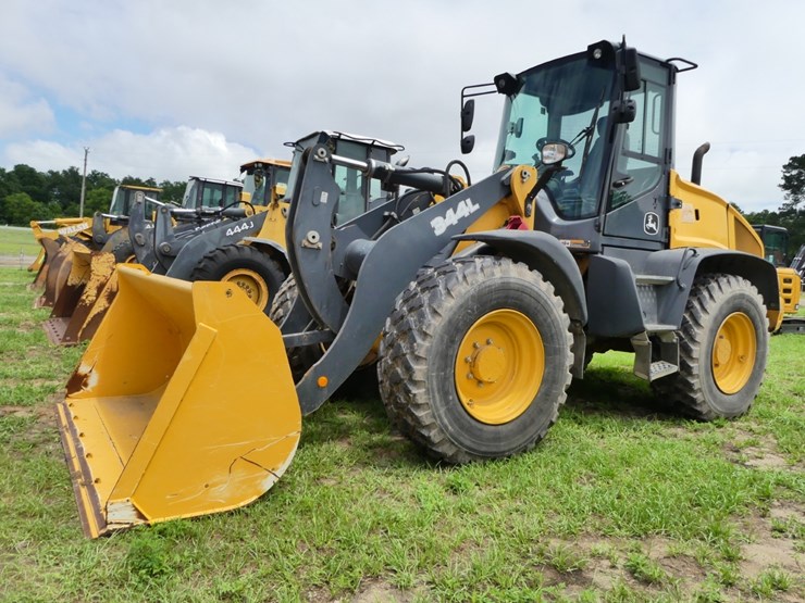 deere-344l-image-1