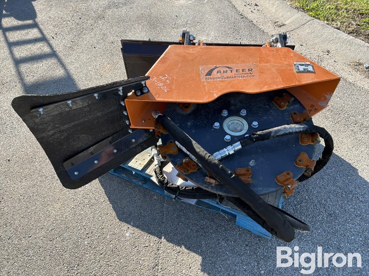 2025-massey-ferguson-730-image-2