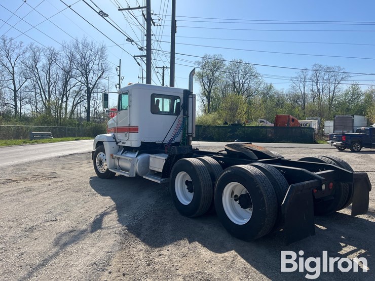 1995-freightliner-fld120-image-10