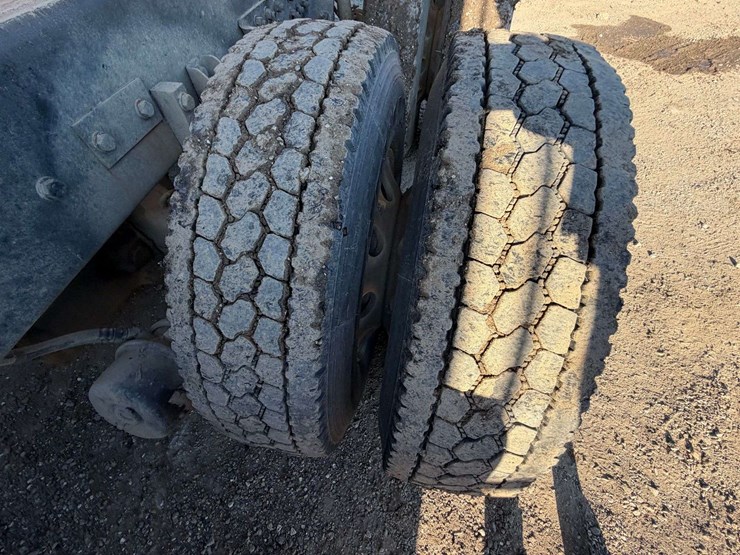 2016-kenworth-t880-image-11