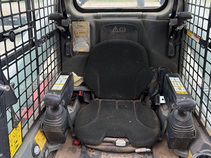 2023-bobcat-t770-image-52