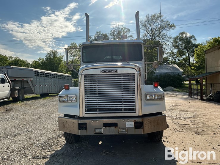 2000-freightliner-fld120-image-2