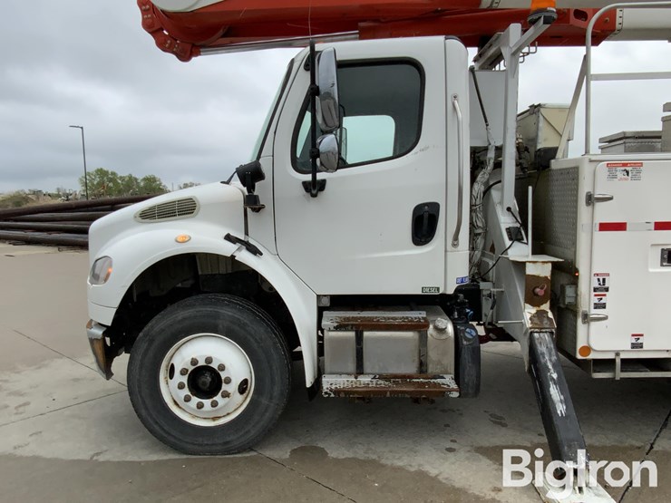 2014-freightliner-m2-106-image-20