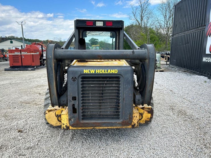 new-holland-l180-image-3