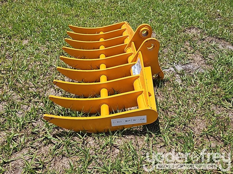 2026-caterpillar-303-image-3