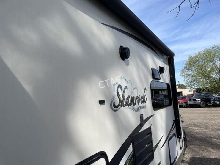 #9-•-2015-shamrock-by-flagstaff-forest-river-camper-image-29
