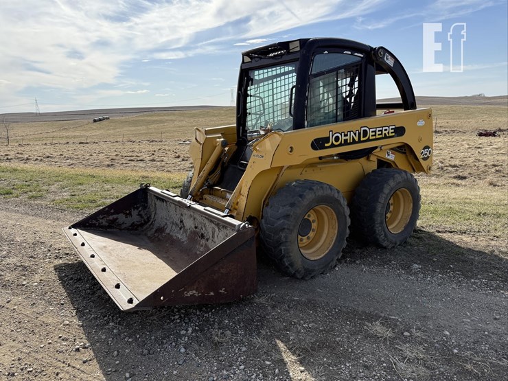 deere-250-image-1