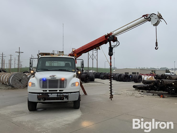 2012-freightliner-m2-106-image-10