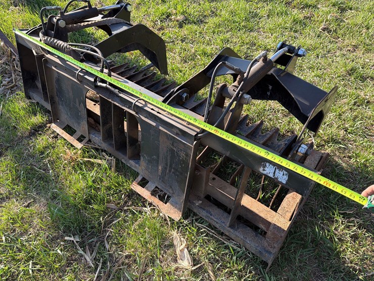 skidloader-78”-grapple-bucket-image-2