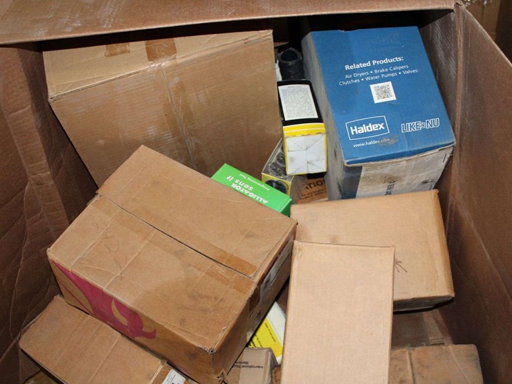 pallet-with-2-boxes-of-various-automotive-parts-image-7