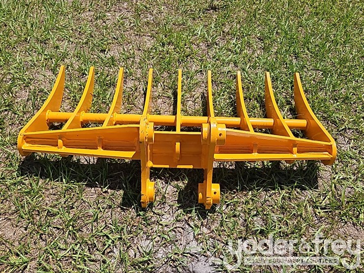 2026-caterpillar-303-image-4