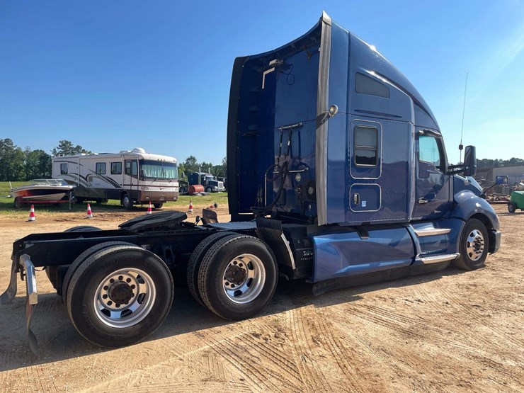 2018-kenworth-t680-image-3