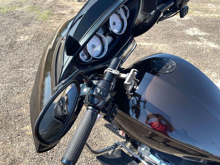 2014-polaris-victory-cross-country-motorcycle-(28,970-miles)-image-9