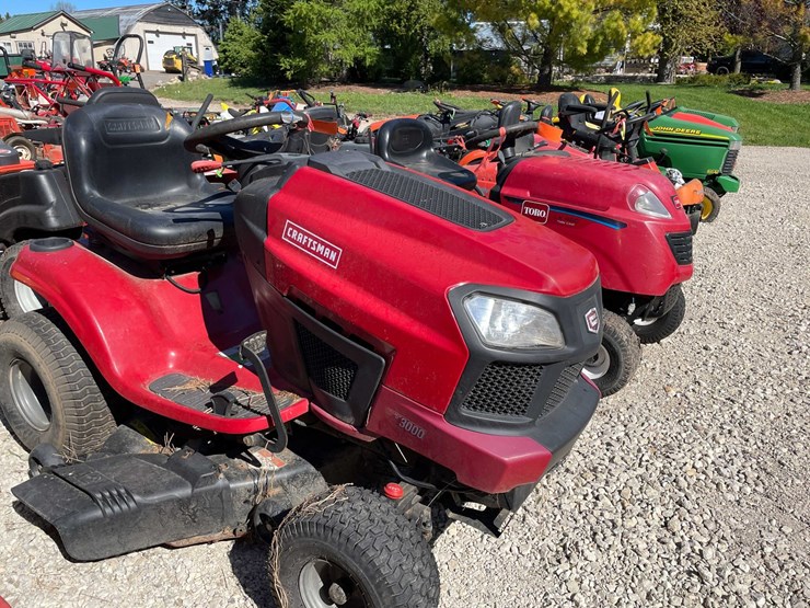 #6948-•-craftsman-t3000-riding-lawn-mower-image-2