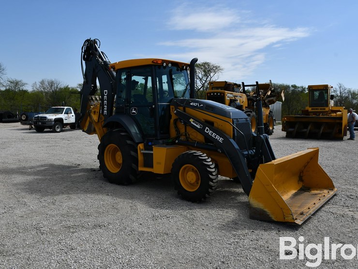 2024-john-deere-410-image-3