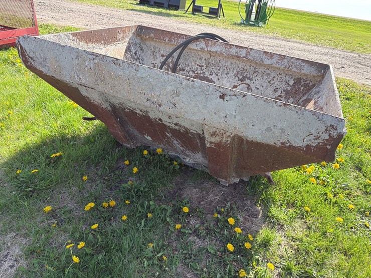 skidloader-quick-tach-cement-bucket-image-5