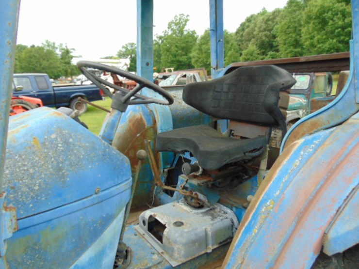 ford-4000-image-4