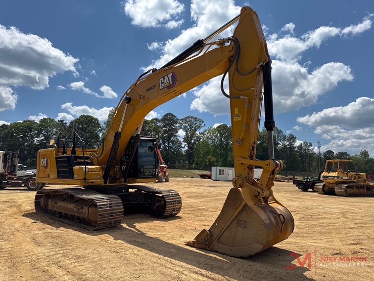 2022-caterpillar-336-image-3