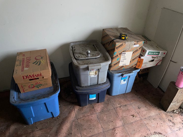 #7057-•-corner-contents-image-1
