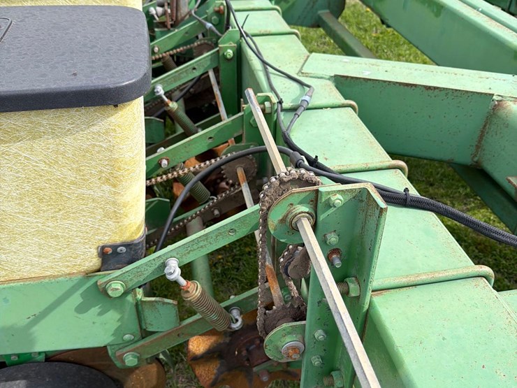 john-deere-7000-image-43