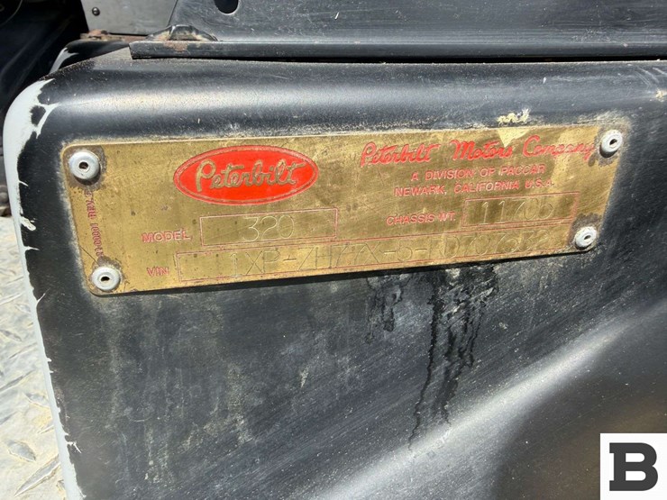 1994-peterbilt-320-image-55
