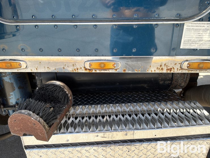 1988-peterbilt-379-image-12