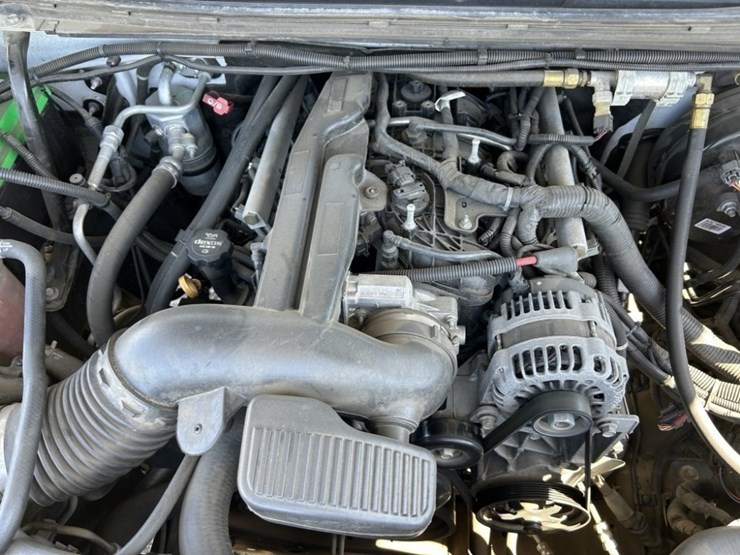 2013-chevrolet-silverado-1500-image-40