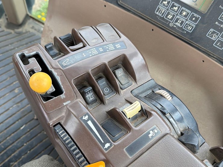 john-deere-8320-image-54