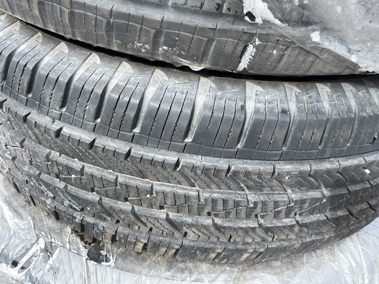 #9075-•-tires-(o3)-image-2