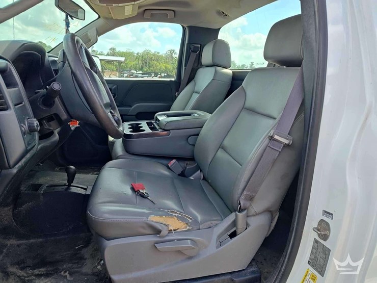 2017-chevrolet-silverado-2500hd-image-32