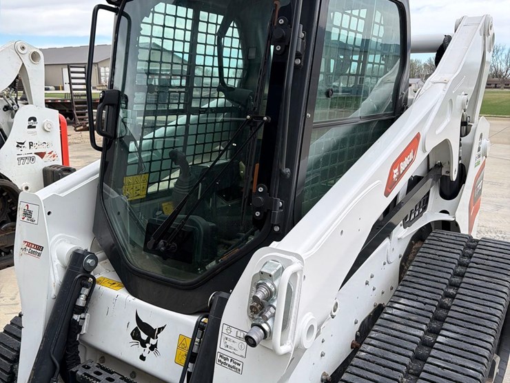 2023-bobcat-t770-image-13