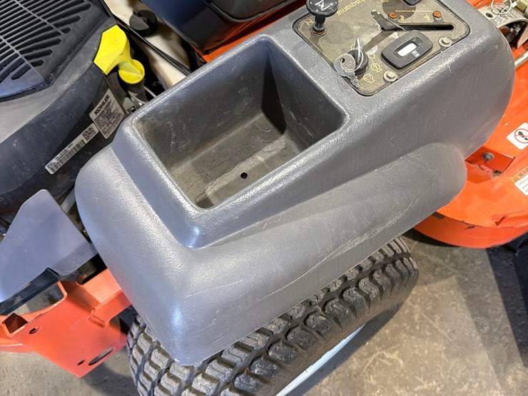husqvarna-mz52-zero-turn-lawnmower-image-18