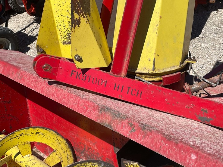 #7411-•-farm-king-snow-blower-image-9