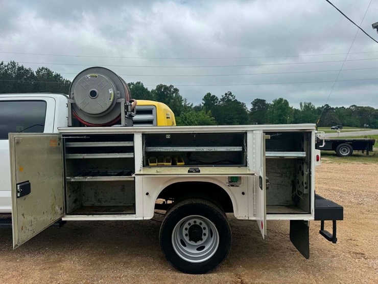 2017-ford-f550-sd-image-14