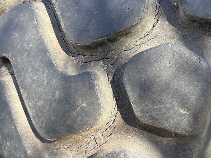 michelin-23.5-r25-spare-tire-image-2