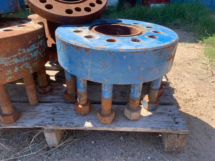 pallets-of-(2)-dsa-10k-flanges-(1)-dsa-5k-flange,-(1)-7-1/16-5k-spool,-(2)7-3/8”-and-8”-stripper-head,-image-2