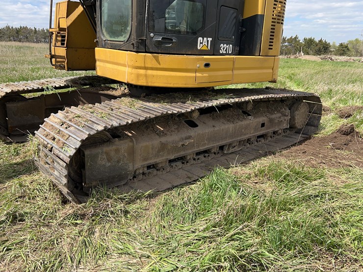 2012-caterpillar-321d-excavator-image-10