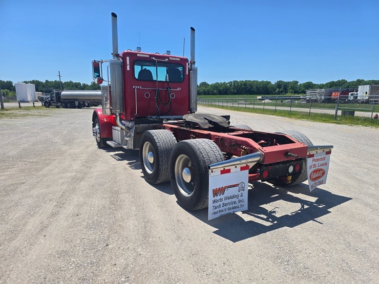 2007-peterbilt-379-image-14