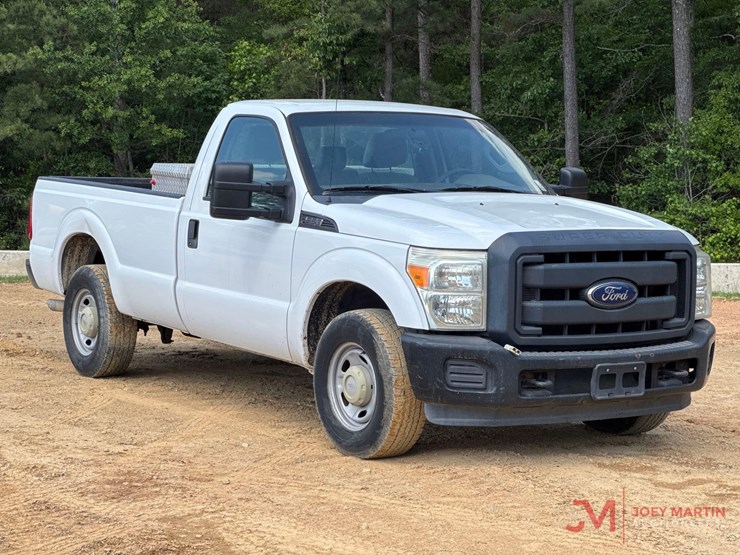 2015-ford-f250-xl-image-1