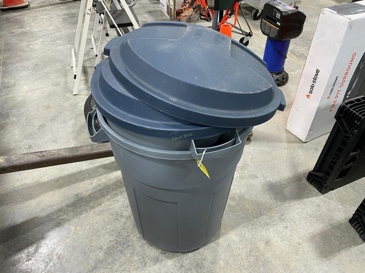 (2)-garbage-cans-image-1