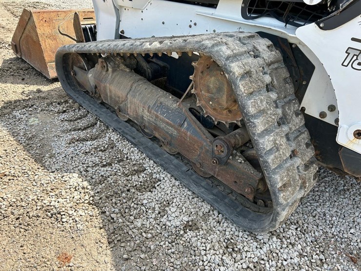 2022-bobcat-t870-image-16